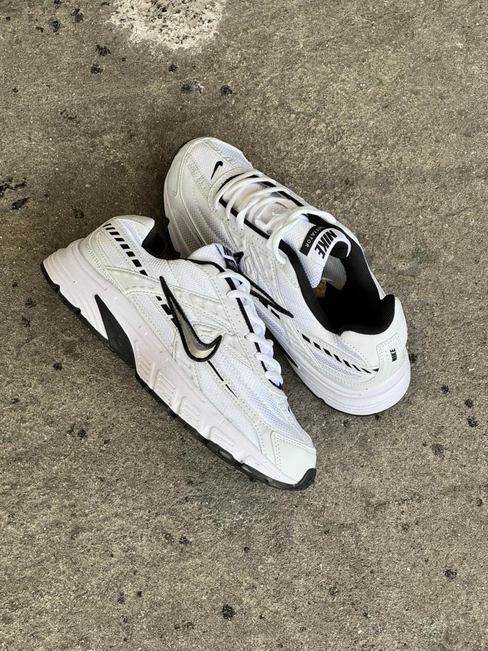 NIKE INITIATOR BLANCO NEGRO