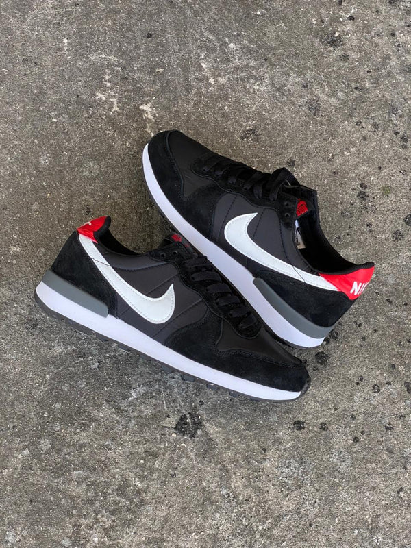 NIKE INTERNACIONAL NEGRO ROJO
