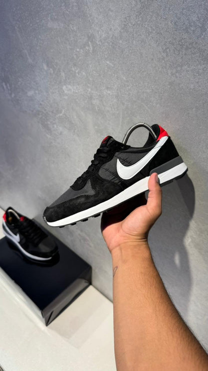 NIKE INTERNACIONAL NEGRO ROJO