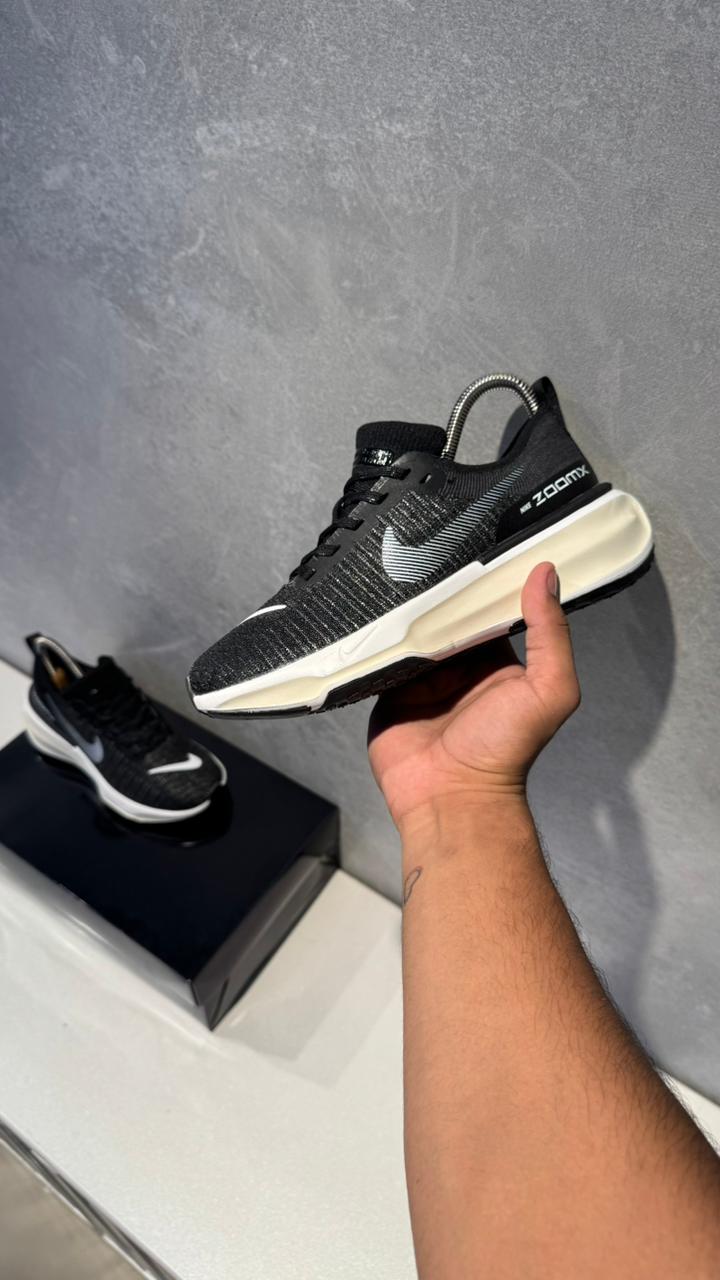 NIKE INVINCIBLE RUN 3 NEGRO BLANCO