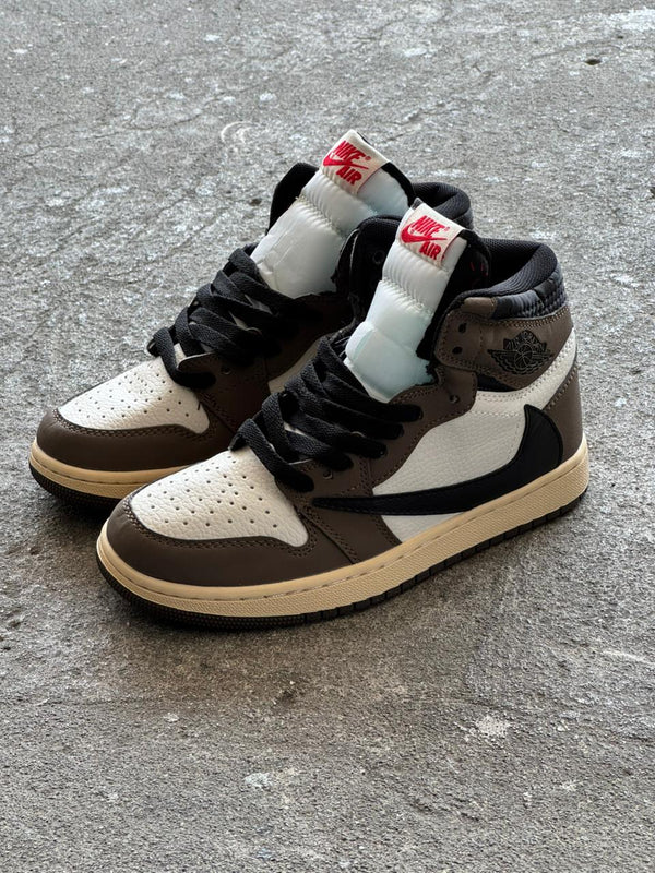 NIKE JORDAN RETRO 1 TRAVIS SCOTT BLANCO CAFE