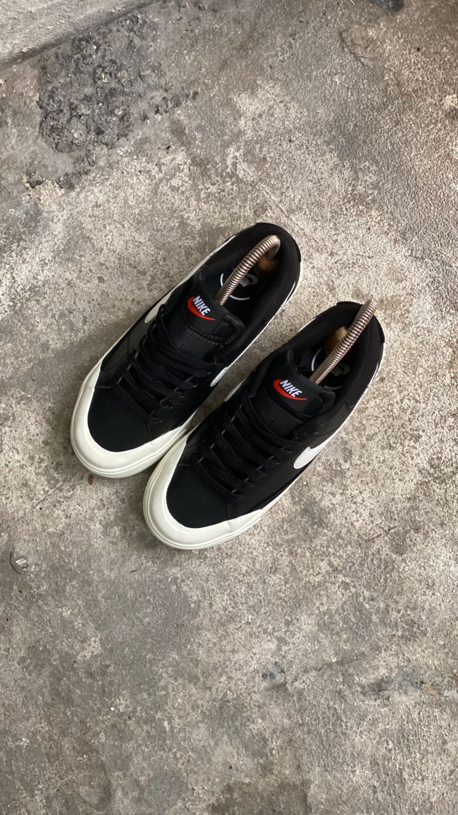 NIKE LEGACY NEGRO BLANCO