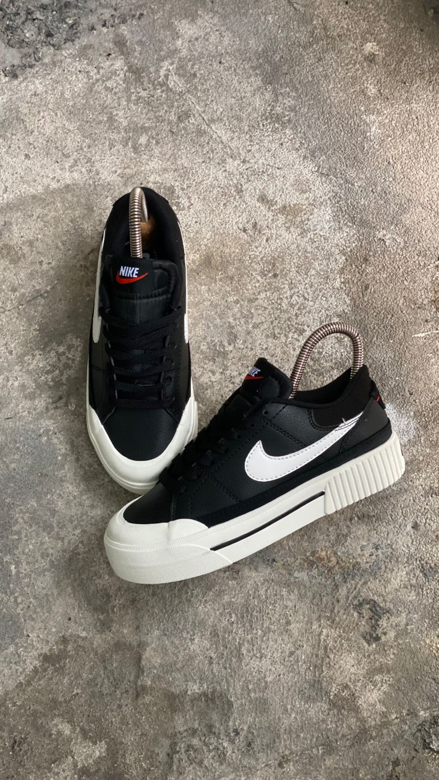 NIKE LEGACY NEGRO BLANCO