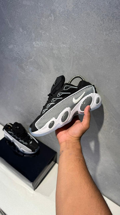 NIKE NOCTA NEGRO BLANCO