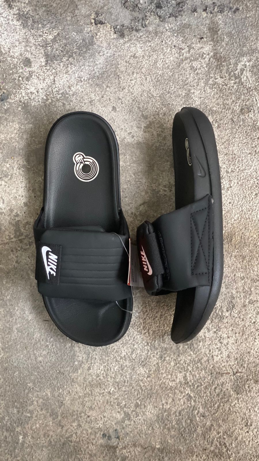 NIKE PANTUFLA NEGRA