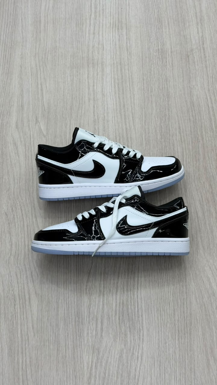 NIKE R1 CHAROL LOW JORDAN BLANCO NEGRO