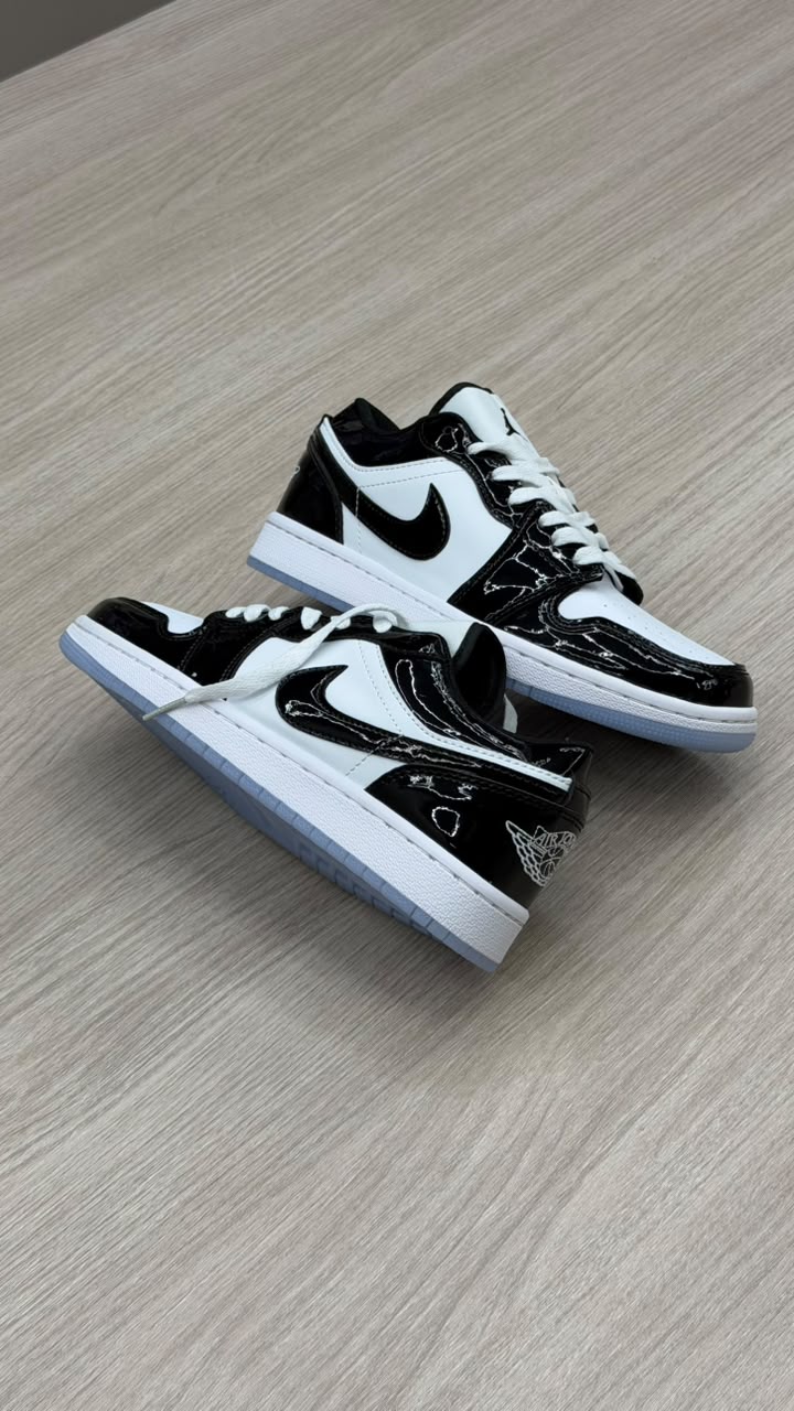 NIKE R1 CHAROL LOW JORDAN BLANCO NEGRO