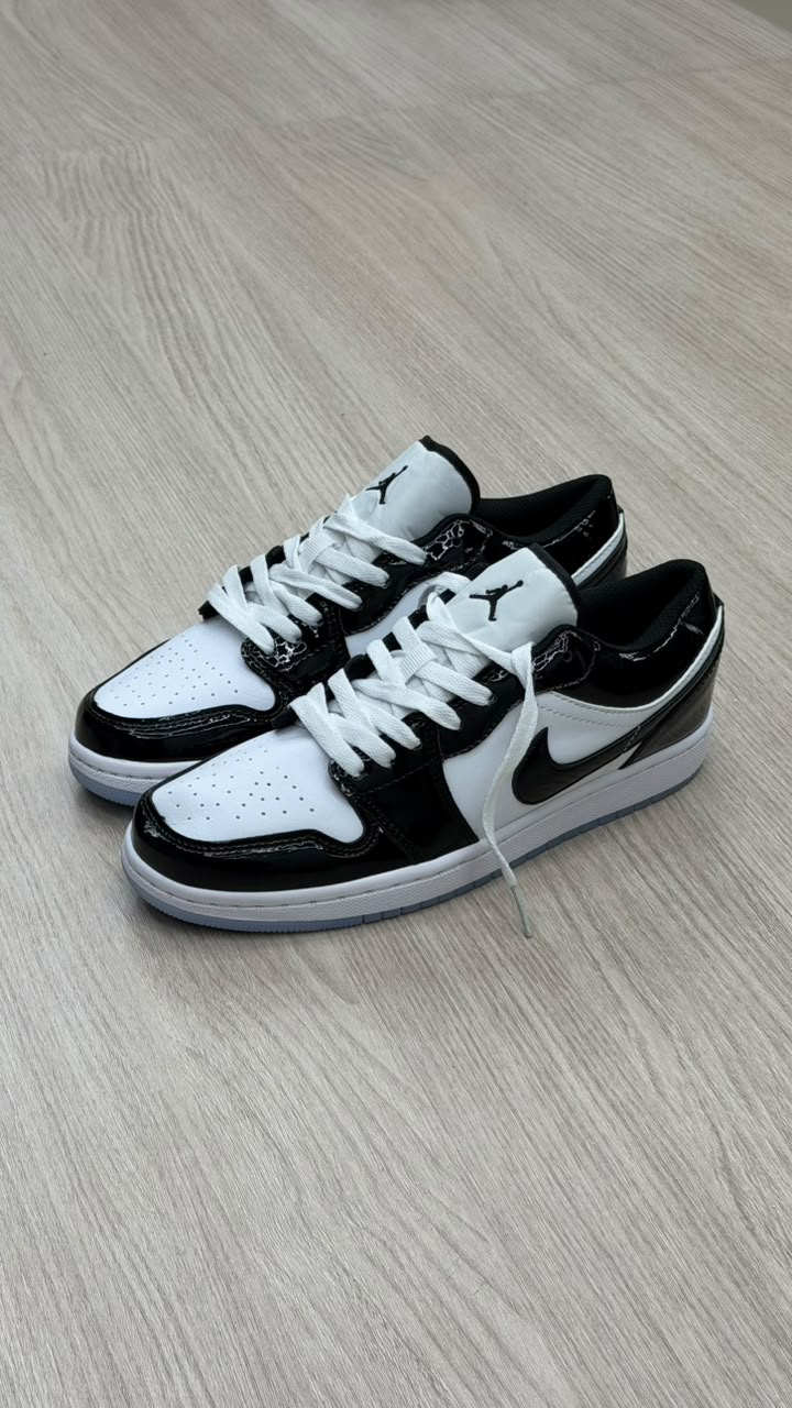 NIKE R1 CHAROL LOW JORDAN BLANCO NEGRO