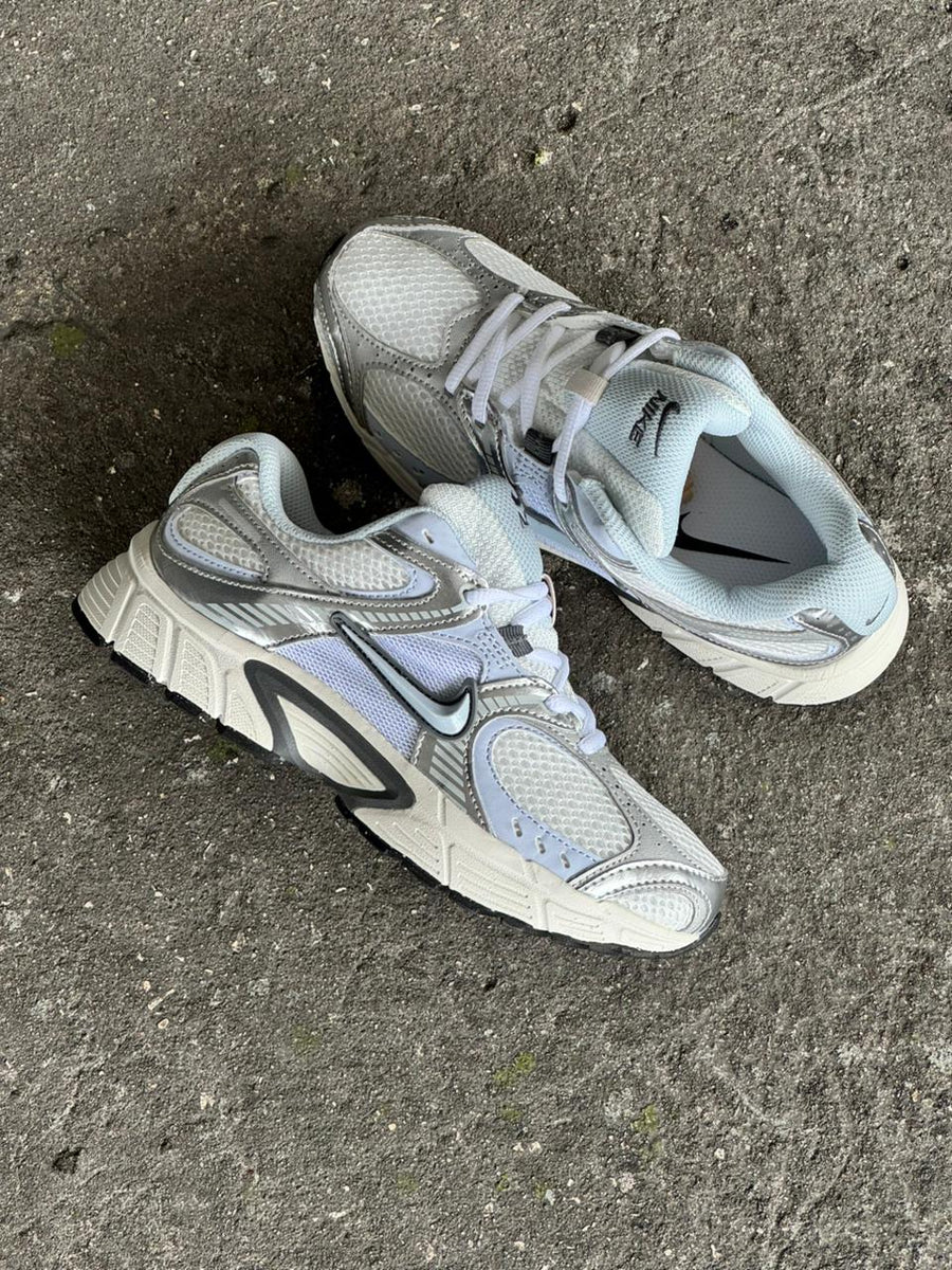 NIKE RNR BLANCO BEIGE GRIS