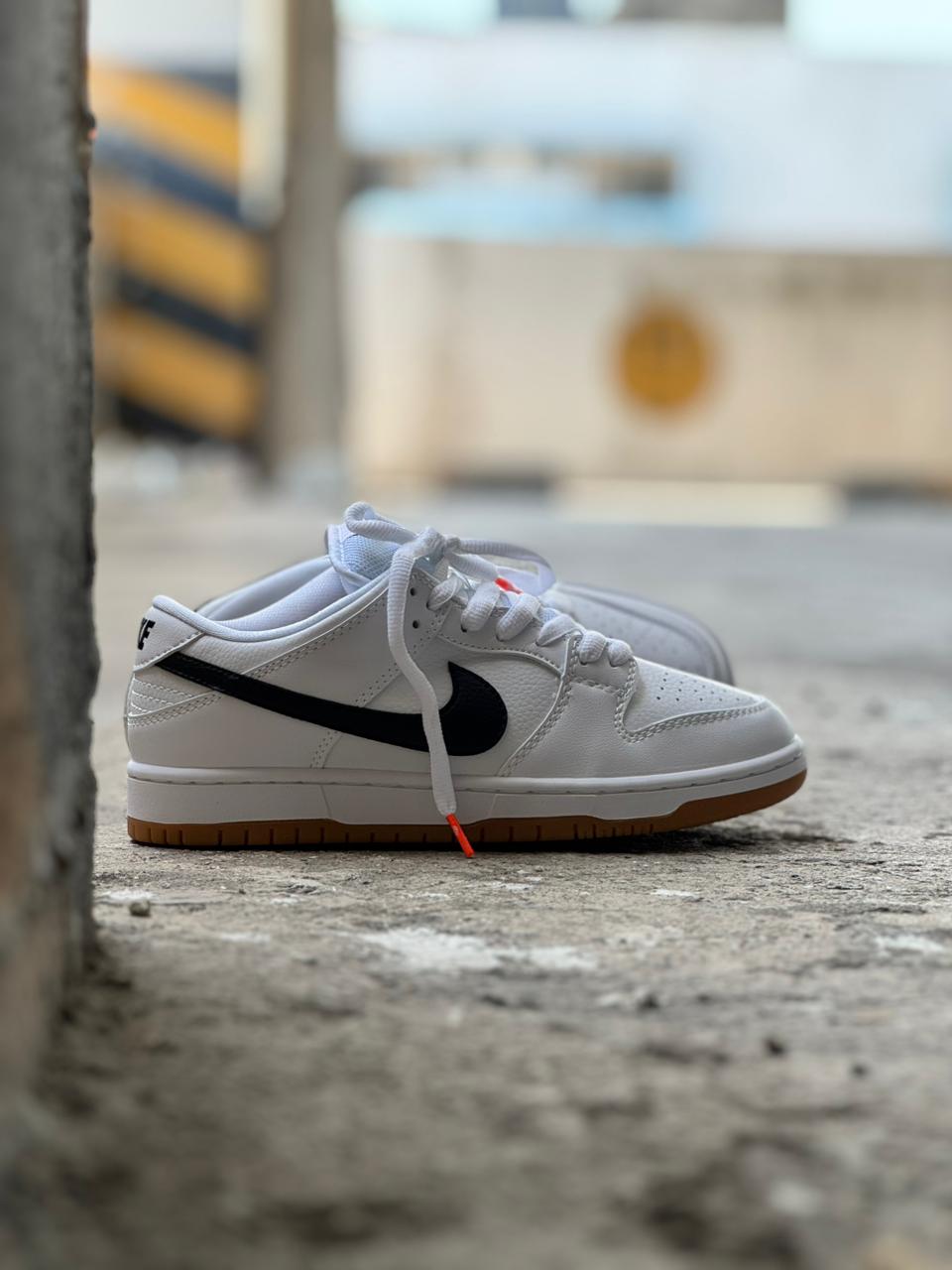 NIKE SB LEYENDA BLANCO NEGRO