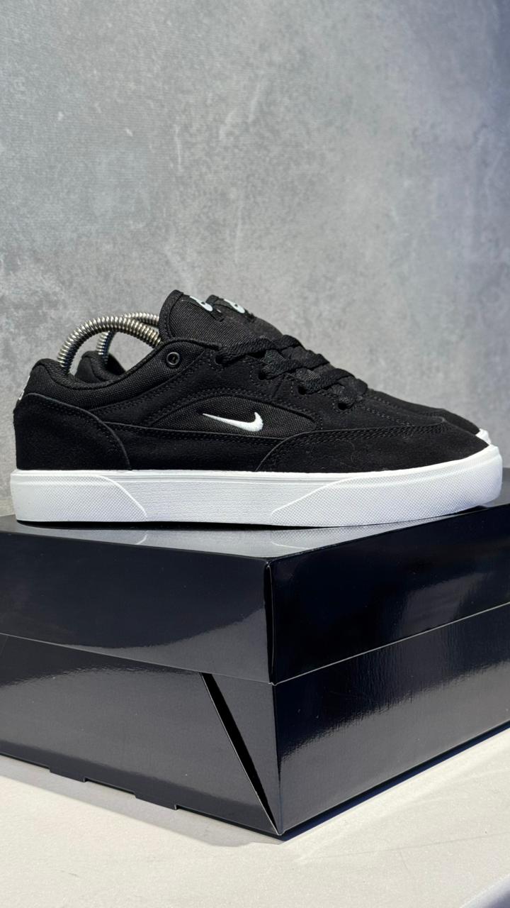 NIKE SB TABLA NEGRO BLANCO