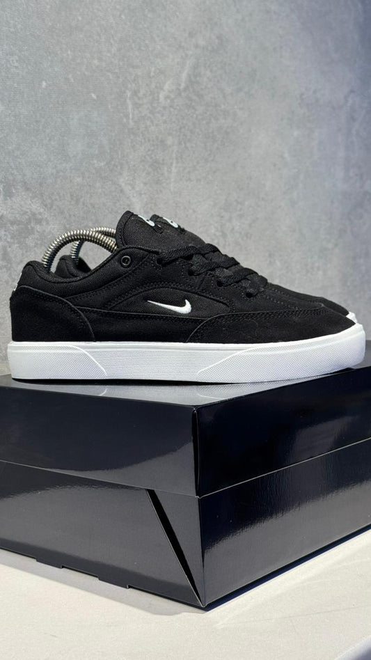 NIKE SB TABLA NEGRO BLANCO