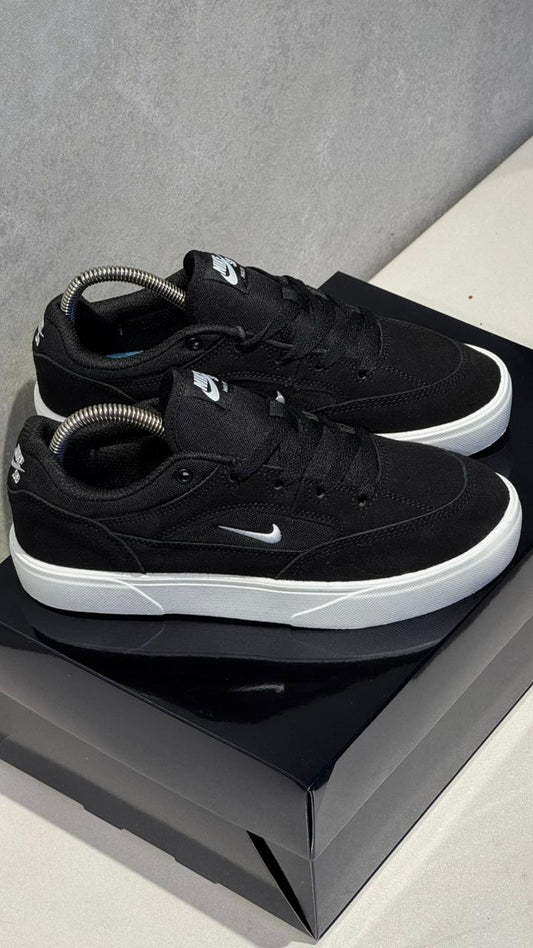 NIKE SB TABLA NEGRO BLANCO