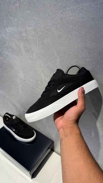 NIKE SB TABLA NEGRO BLANCO