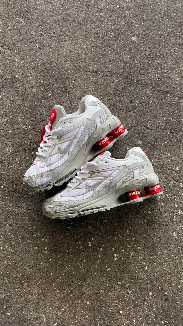NIKE SHOX SUPREME BLANCO GRIS