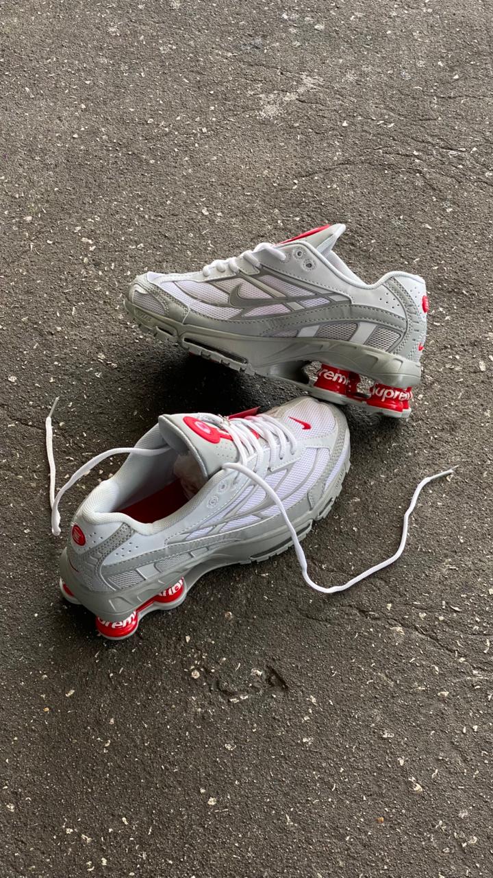 NIKE SHOX SUPREME BLANCO GRIS