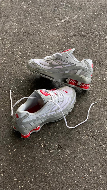 NIKE SHOX SUPREME BLANCO GRIS