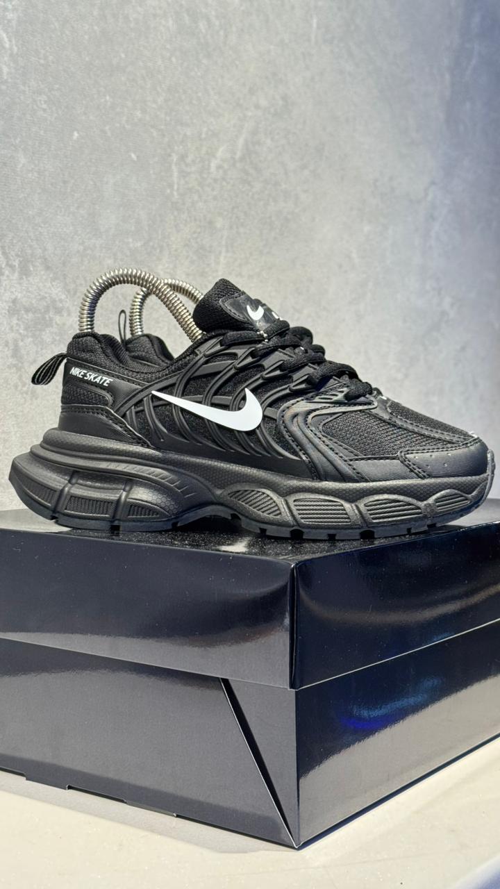NIKE SKATE NEGRO PROMO MASTER