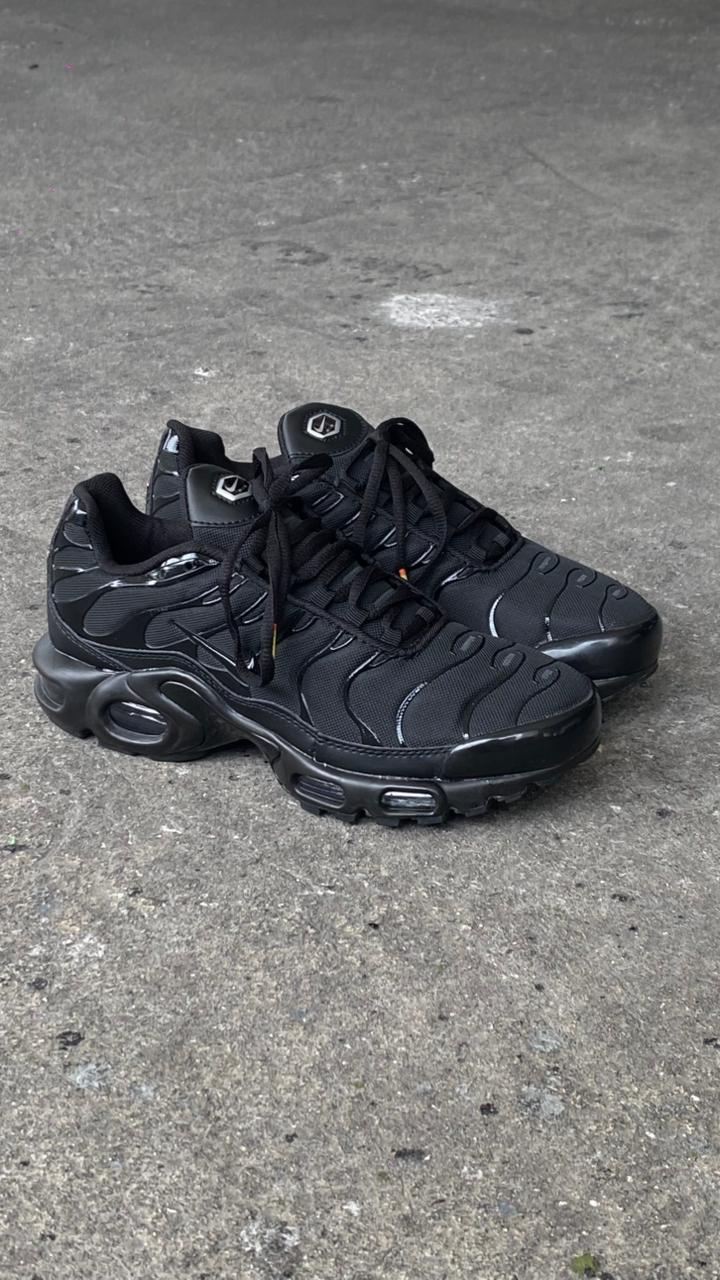 NIKE TN NEGRO