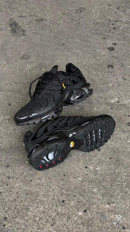 NIKE TN NEGRO