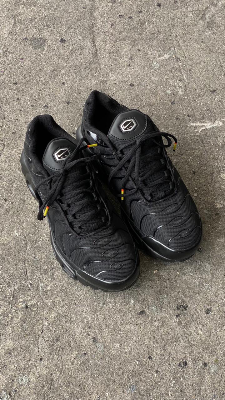 NIKE TN NEGRO