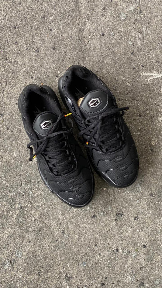 NIKE TN NEGRO