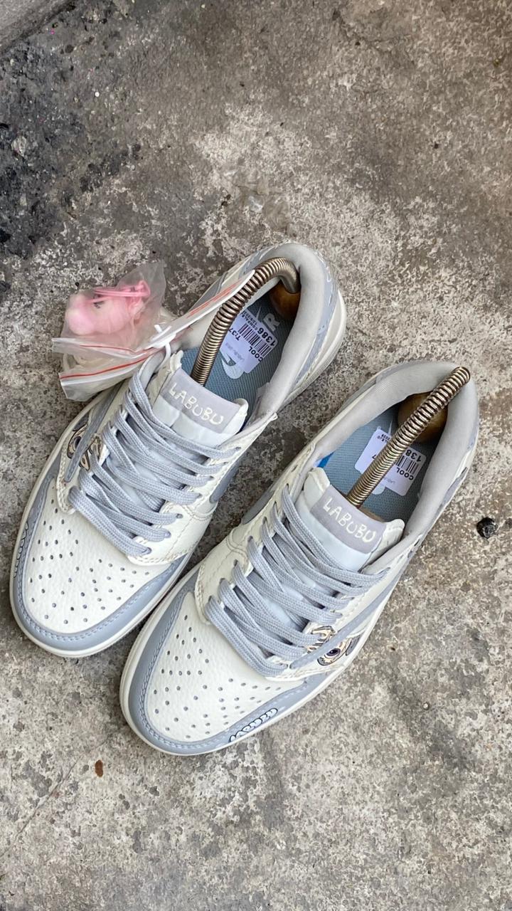 NIKE TRAVIS LABUBU BEIGE PROMO MASTER