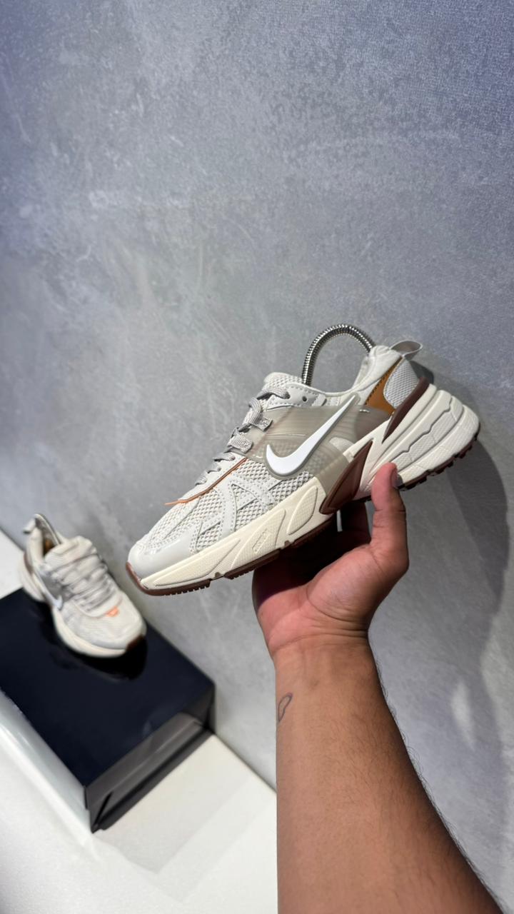 NIKE V2K BEIGE