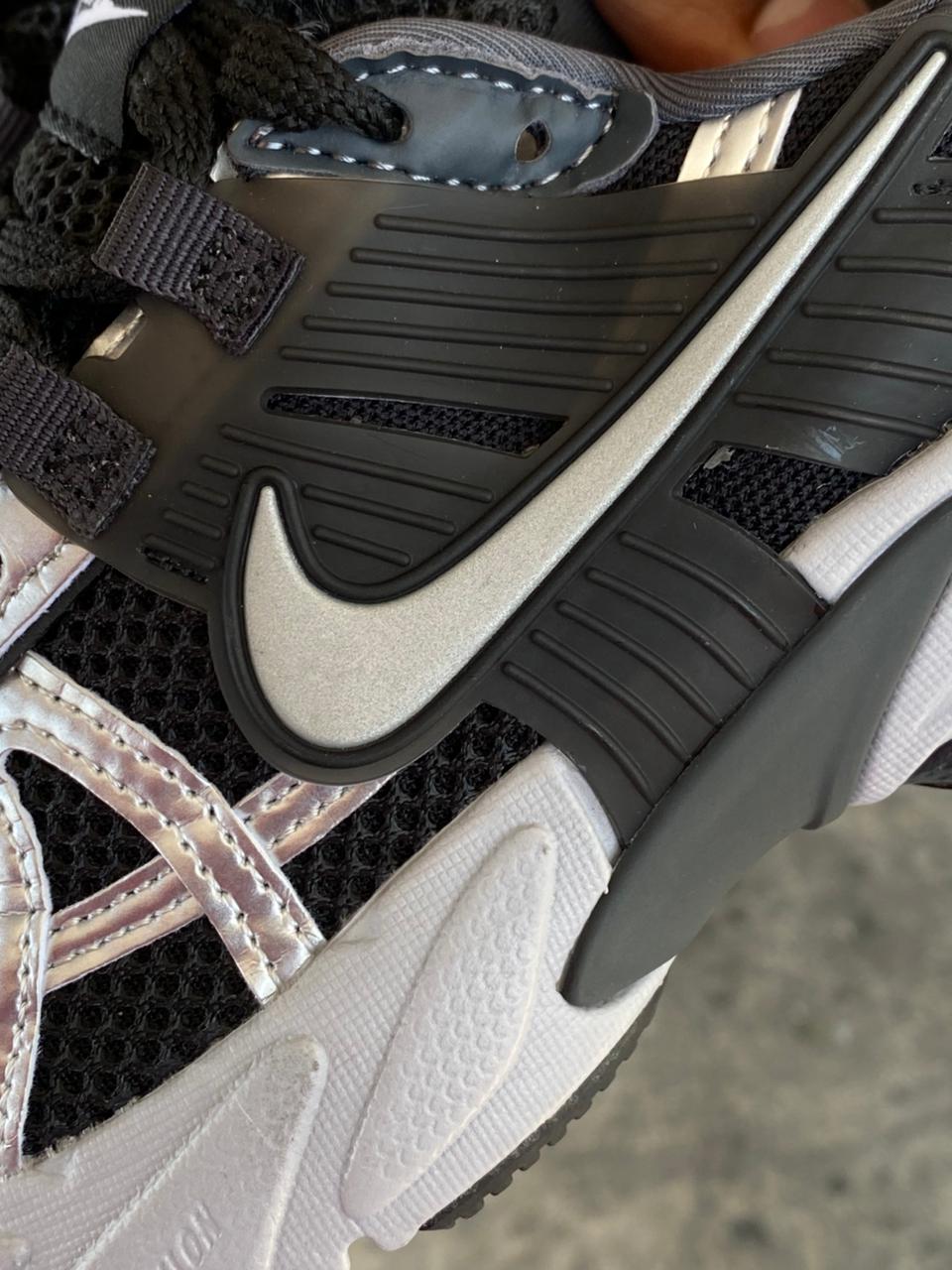 NIKE V2K NEGRO PLATA