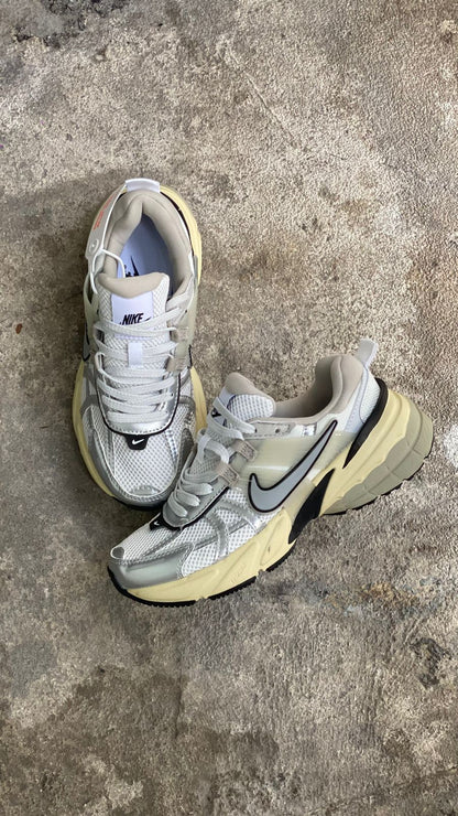 NIKE V2K PLATA