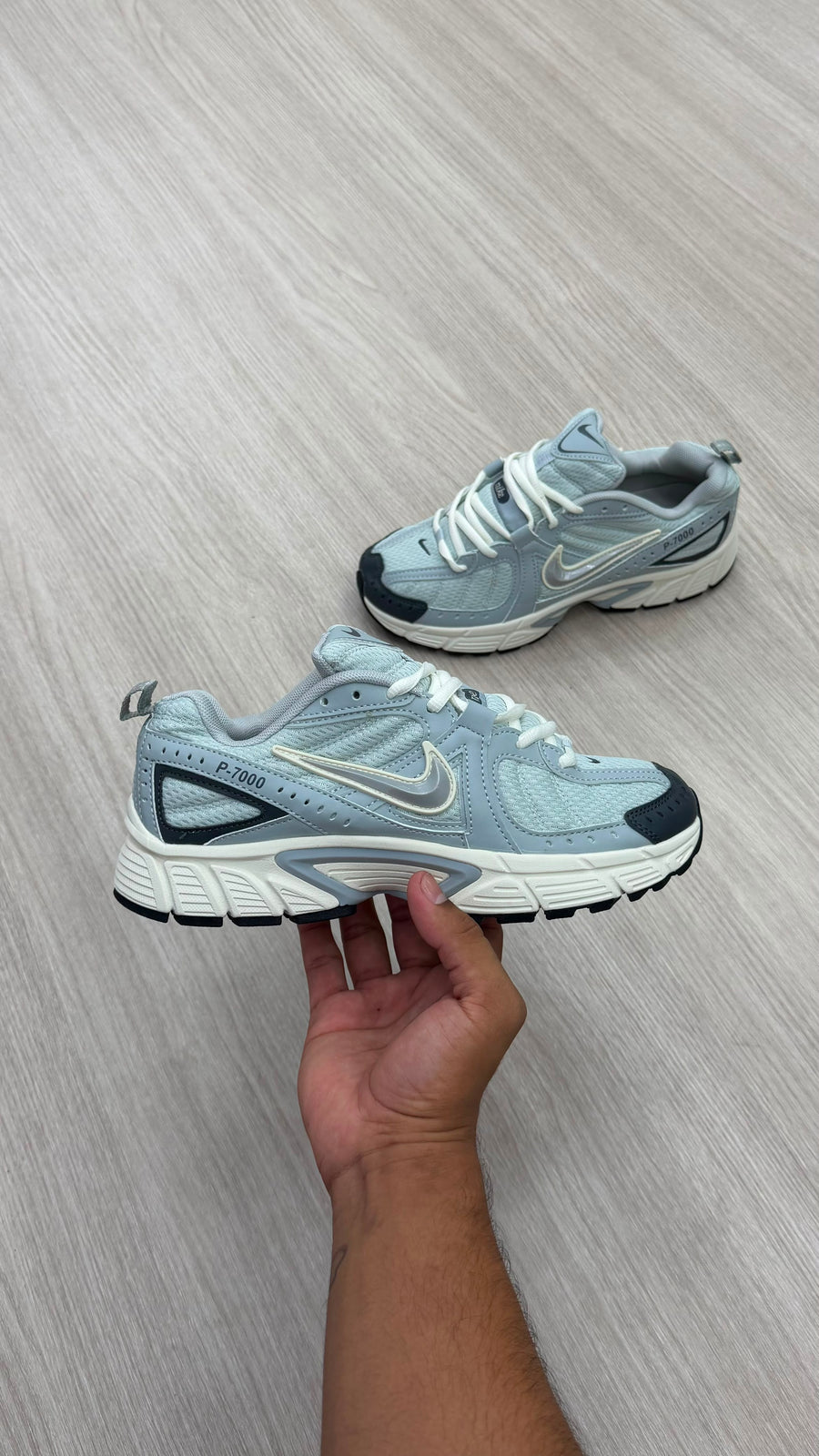 NIKE V3K CHULO CREMA BEIGE