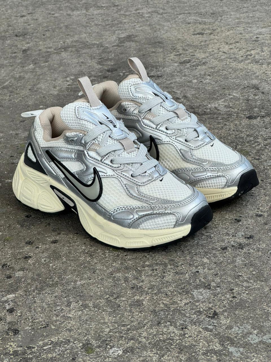 NIKE V3K PLATA NEGRO