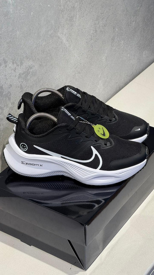 NIKE ZOOM CARITA NEGRO