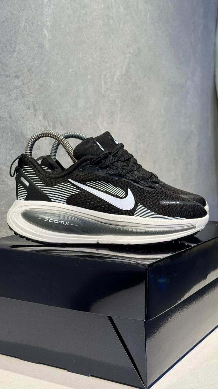 NIKE ZOOM X NEGRO BLANCO