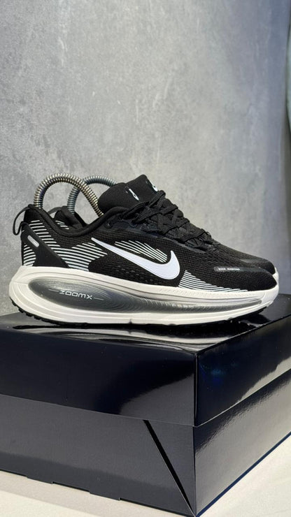 NIKE ZOOM X NEGRO BLANCO