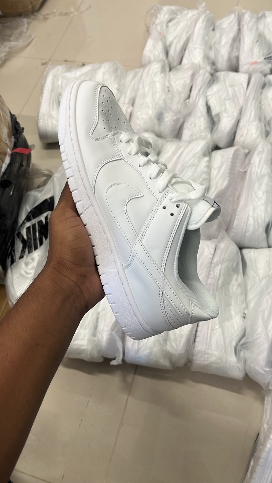 NIKE SB BLANCA PUNTA NARANJA