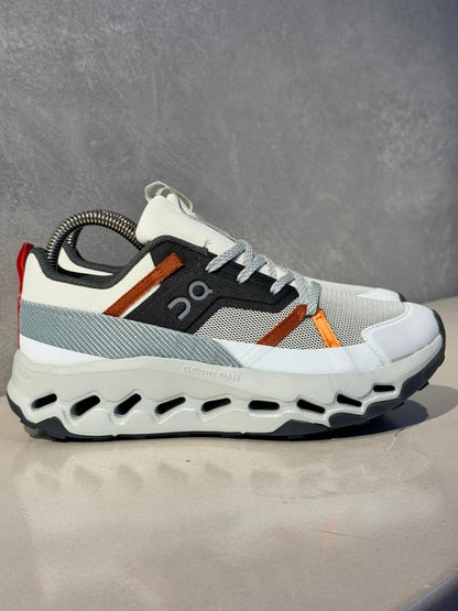 ON CLOUD BLANCO GRIS NARANJA