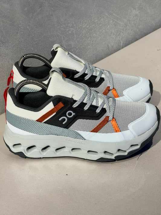 ON CLOUD BLANCO GRIS NARANJA