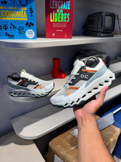 ON CLOUD BLANCO GRIS NARANJA