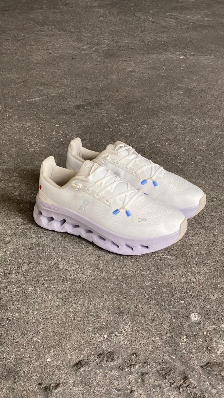 ON CLOUD BLANCO LILA