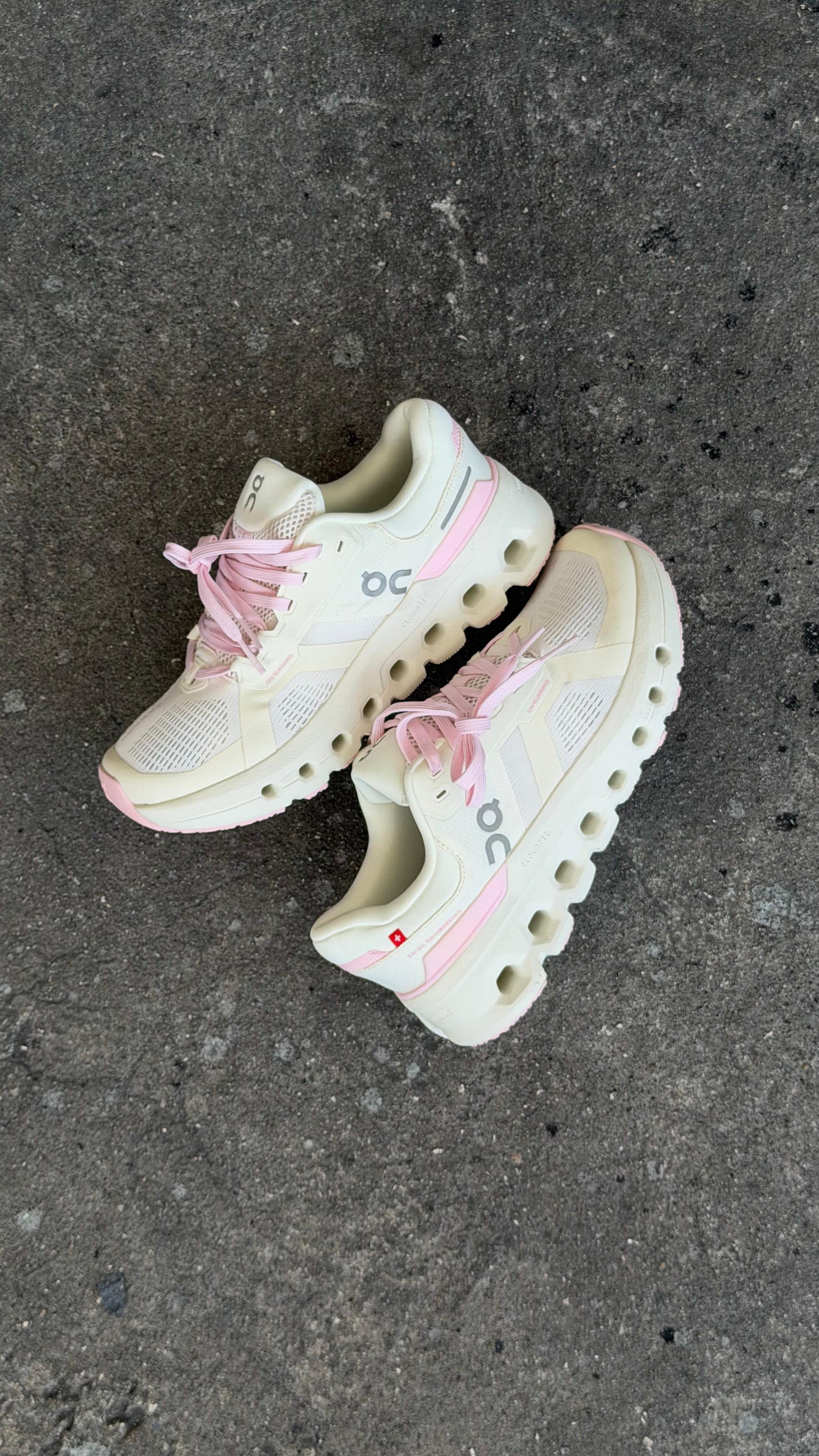 ON CLOUD CLASICO BEIGE ROSA