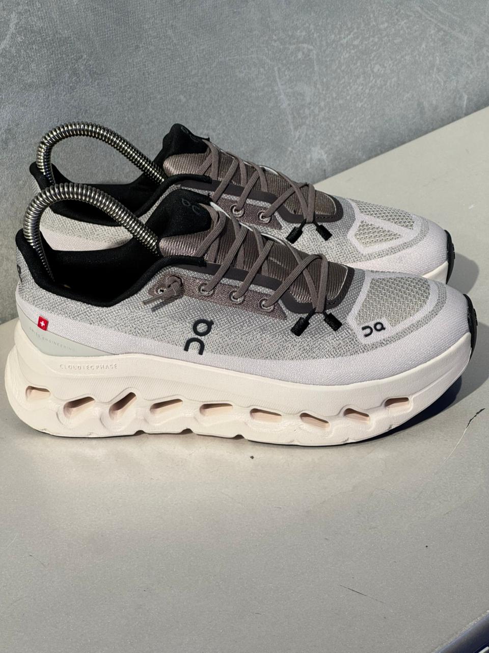 ON CLOUDTEC BEIGE CORAL