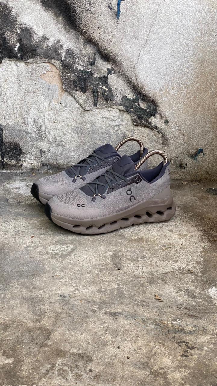 ON CLOUDTEC GRIS ESPACIAL