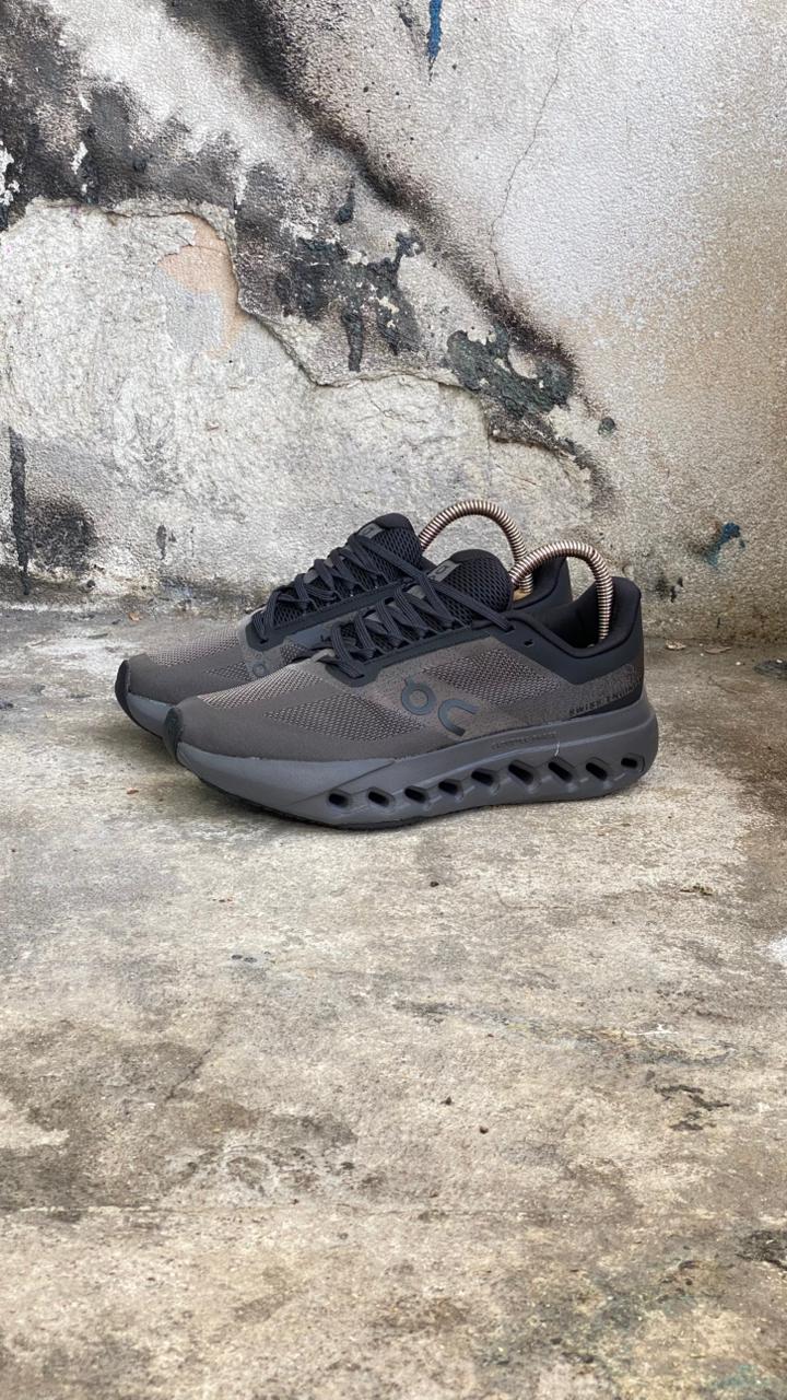 ON CLOUDTEC GRIS NEGRO ESPACIAL