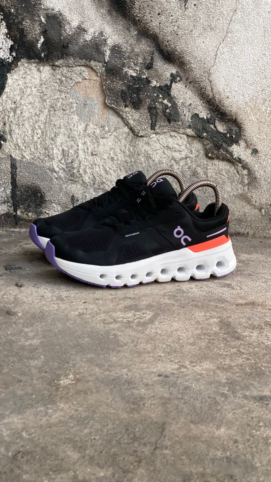 ON CLOUDTEC NEGRO BLANCO NARANJA