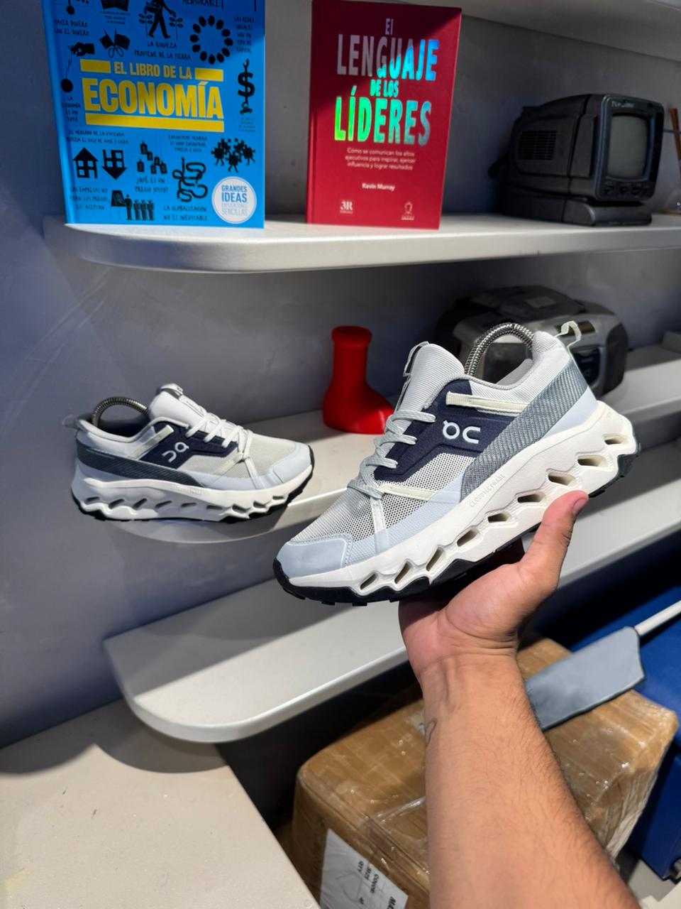 ON CLOUD Z GRIS AZUL BEIGE