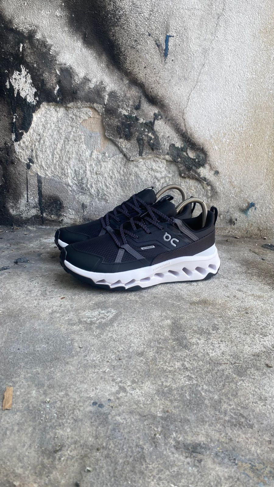 ON CLOUD CLASICO NEGRO BLANCO