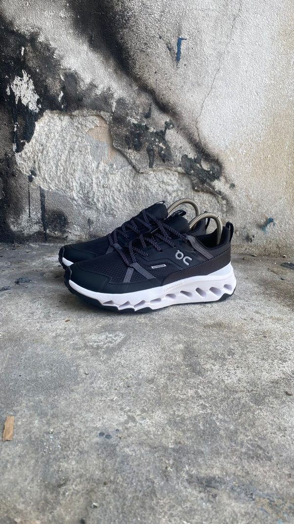 ON CLOUD CLASICO NEGRO BLANCO