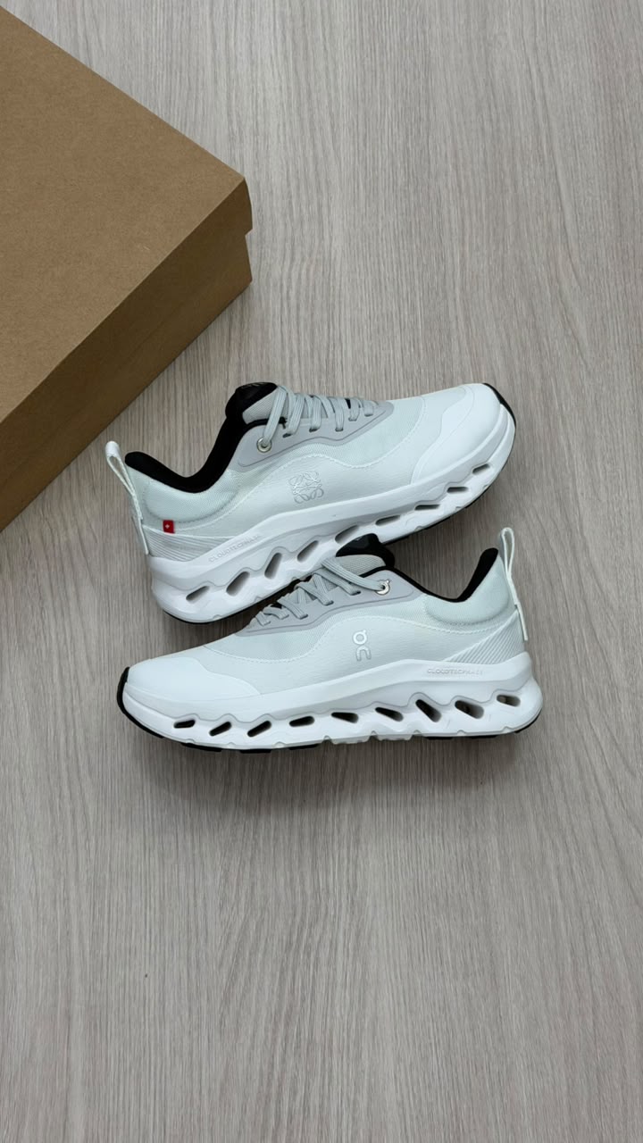 ON CLOUD GRAFITY BLANCO GRIS