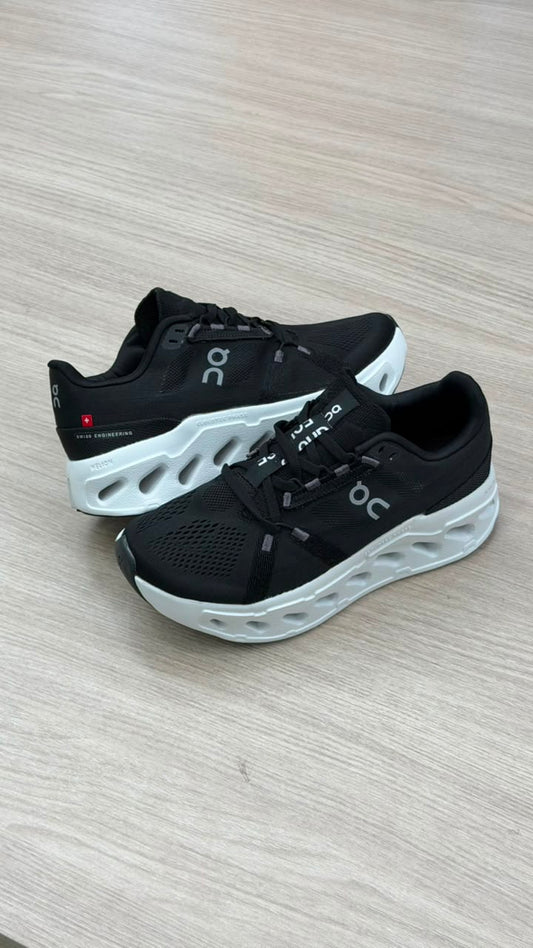 ON CLOUD SURFEL 7 NEGRO BLANCO